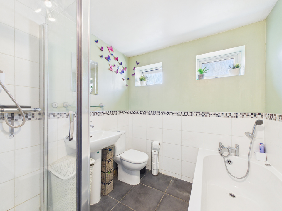 3 bed semi-detached house for sale in Crawley Road, Horsham, West Sussex  - Property Image 5
