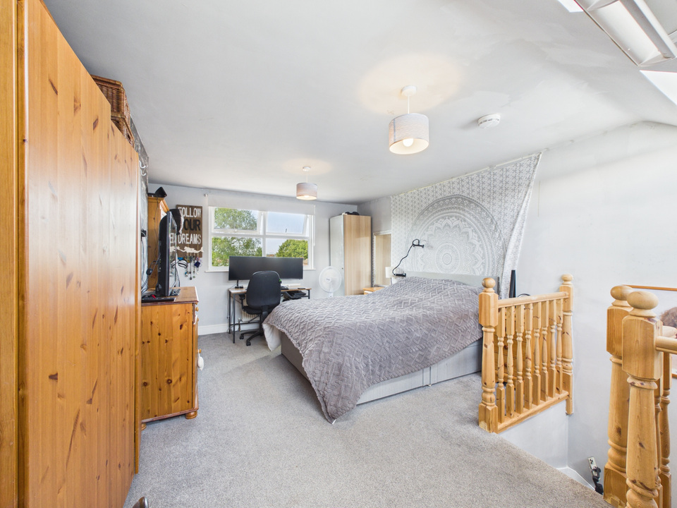 3 bed semi-detached house for sale in Crawley Road, Horsham, West Sussex  - Property Image 8