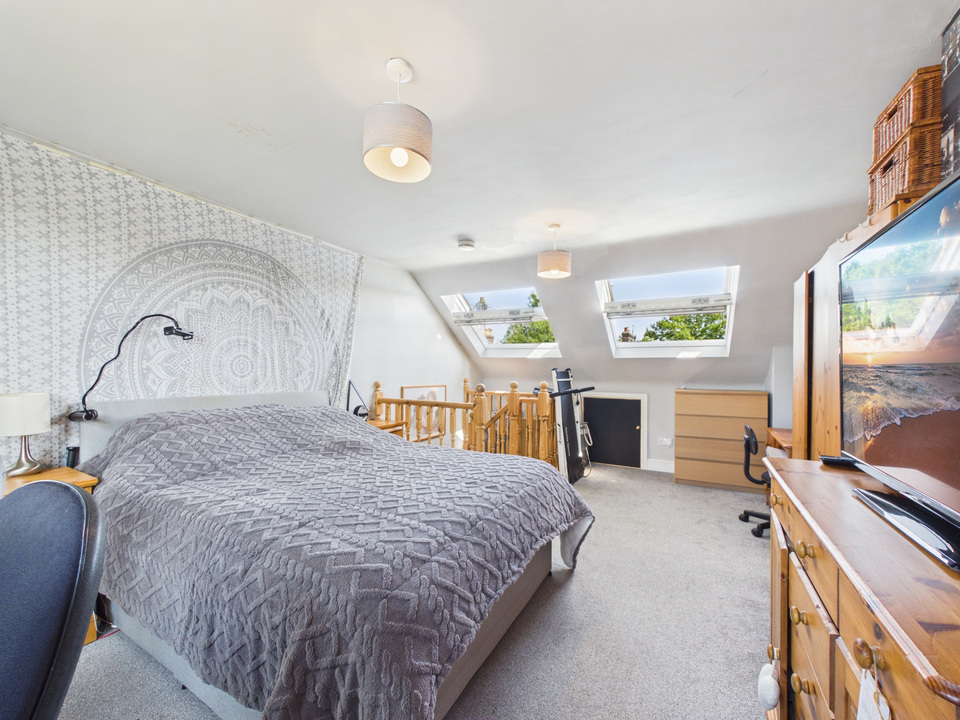 3 bed semi-detached house for sale in Crawley Road, Horsham, West Sussex  - Property Image 13