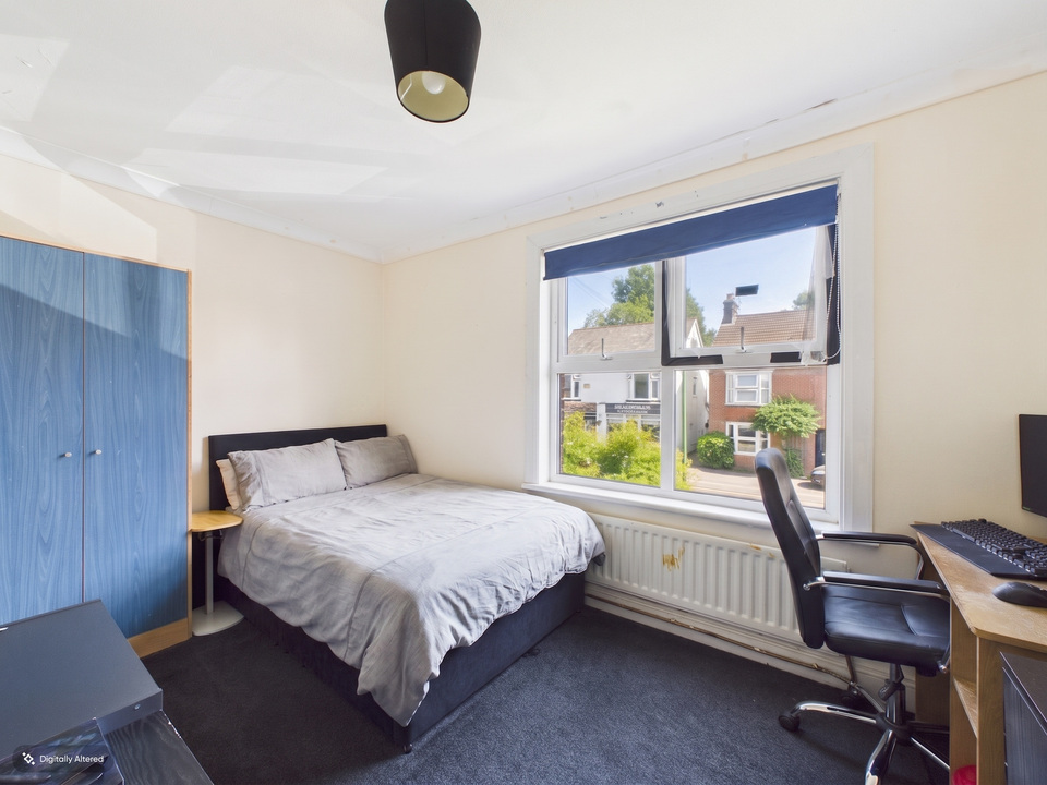 3 bed semi-detached house for sale in Crawley Road, Horsham, West Sussex  - Property Image 7
