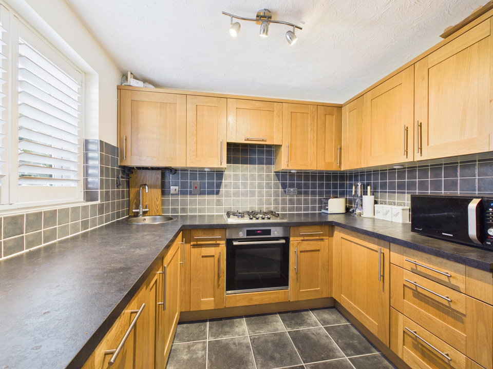 3 bed semi-detached house for sale in Oak Tree Way, Horsham, West Sussex - Property Image 4