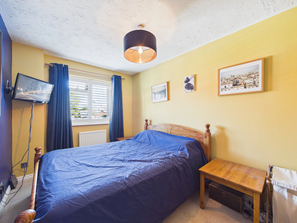 3 bed semi-detached house for sale in Oak Tree Way, Horsham, West Sussex - Property Image 6