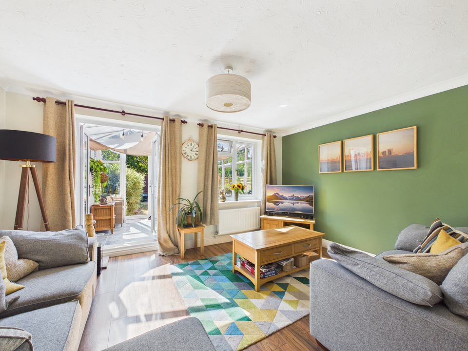 3 bed semi-detached house for sale in Oak Tree Way, Horsham, West Sussex - Property Image 3