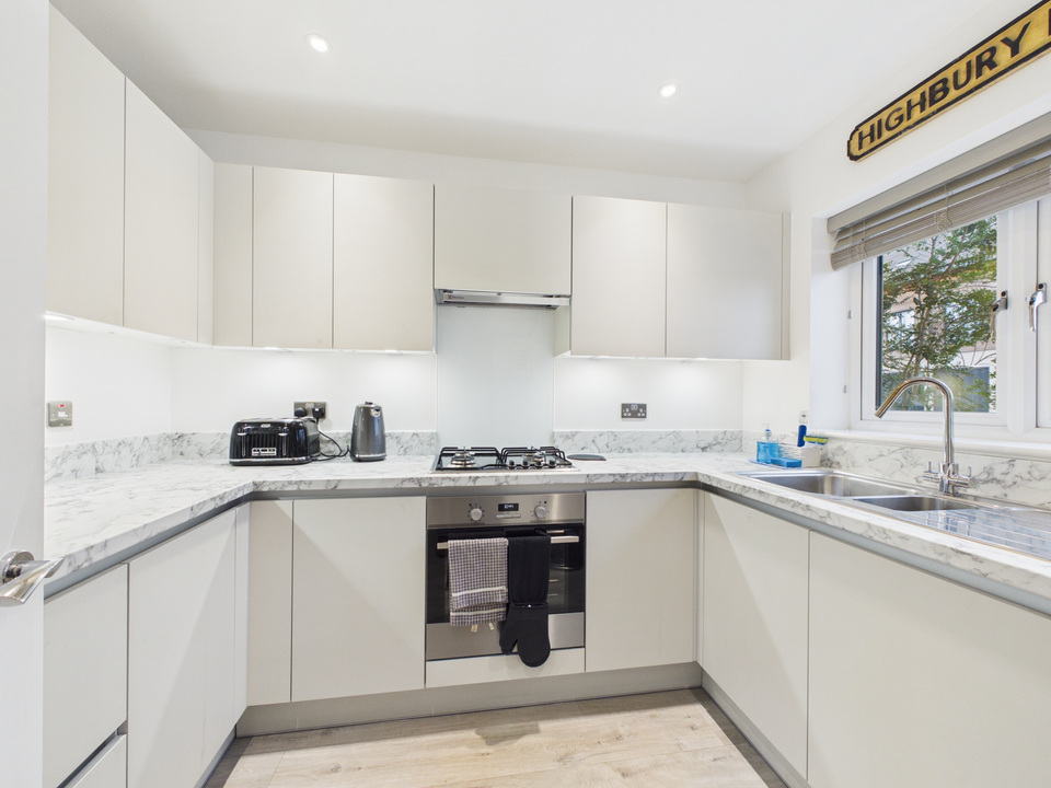 2 bed semi-detached house for sale in Bensons Hill Road, Pease Pottage, Crawley, West Sussex - Property Image 5