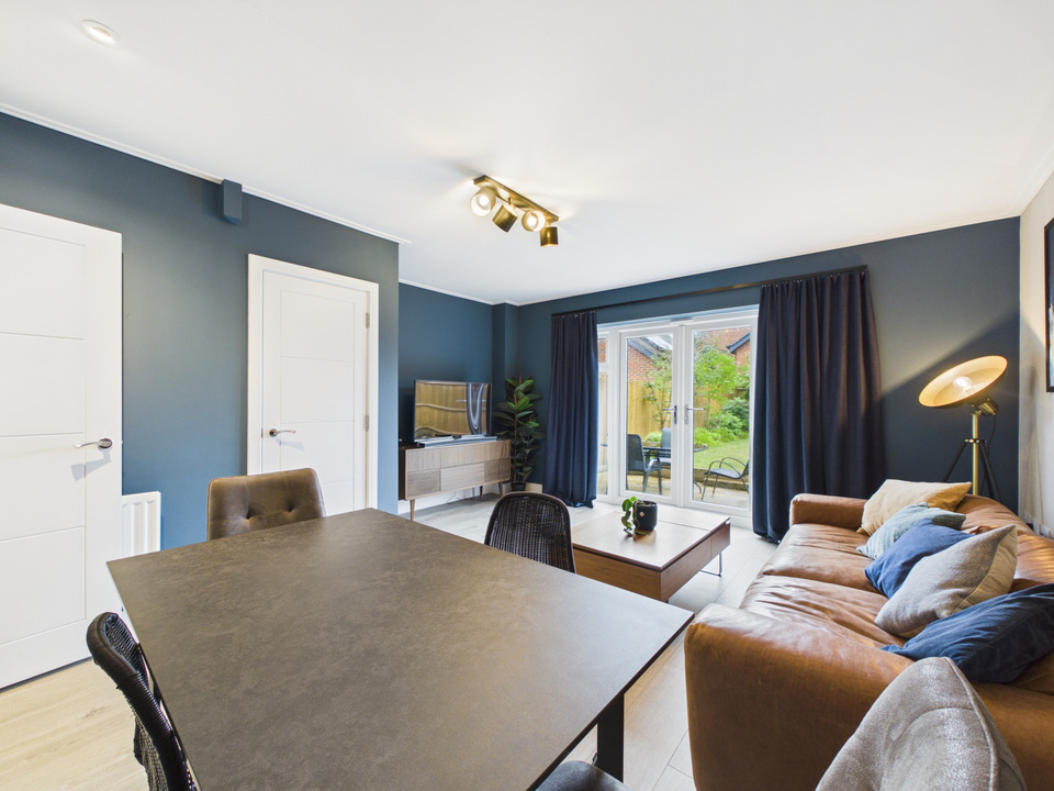 2 bed semi-detached house for sale in Bensons Hill Road, Pease Pottage, Crawley, West Sussex - Property Image 3