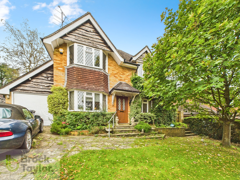 4 bed detached house for sale in Savill Road, Lindfield - Property Image 1