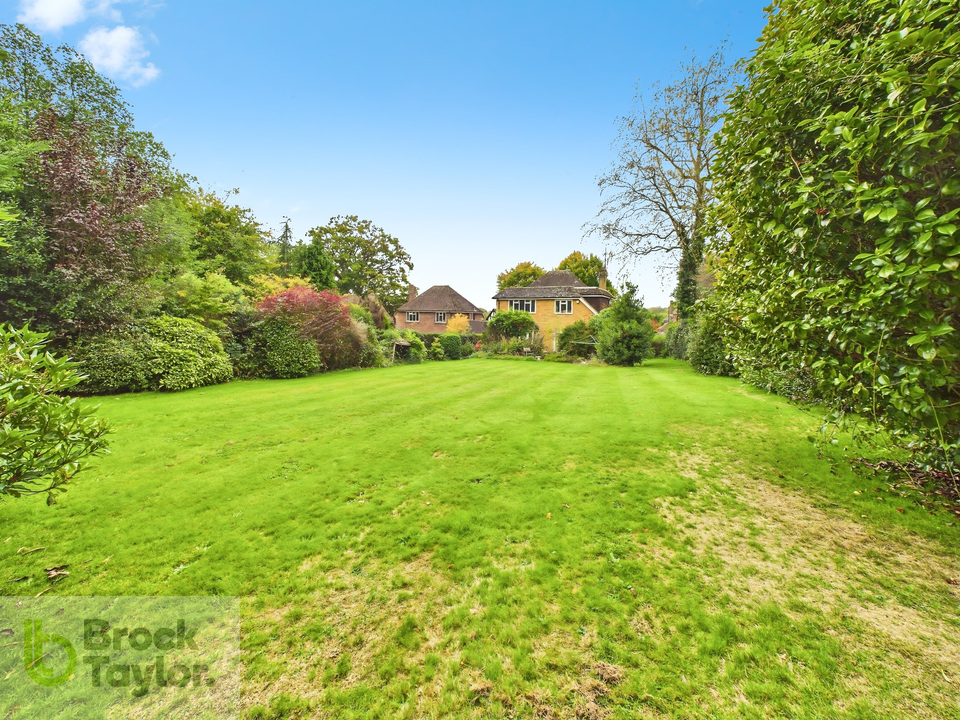 4 bed detached house for sale in Savill Road, Lindfield - Property Image 2