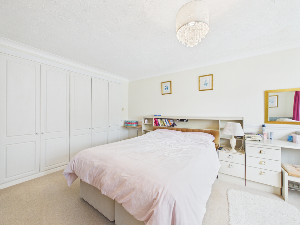 4 bed detached house for sale in Bartholomew Way, Horsham  - Property Image 7