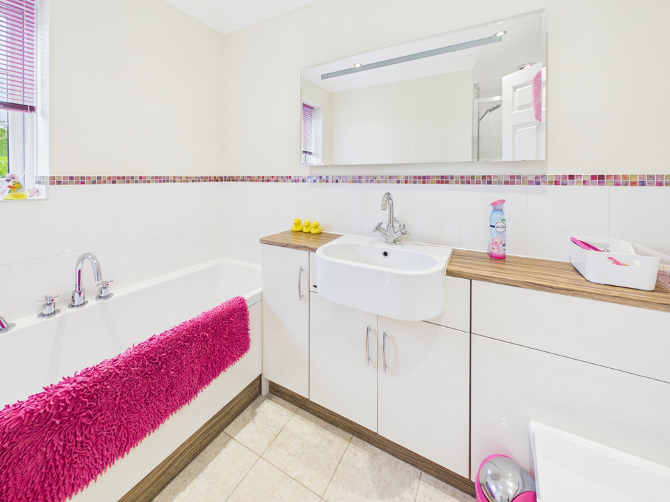 4 bed detached house for sale in Bartholomew Way, Horsham  - Property Image 20