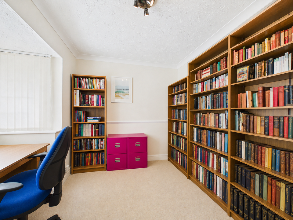 4 bed detached house for sale in Bartholomew Way, Horsham  - Property Image 5