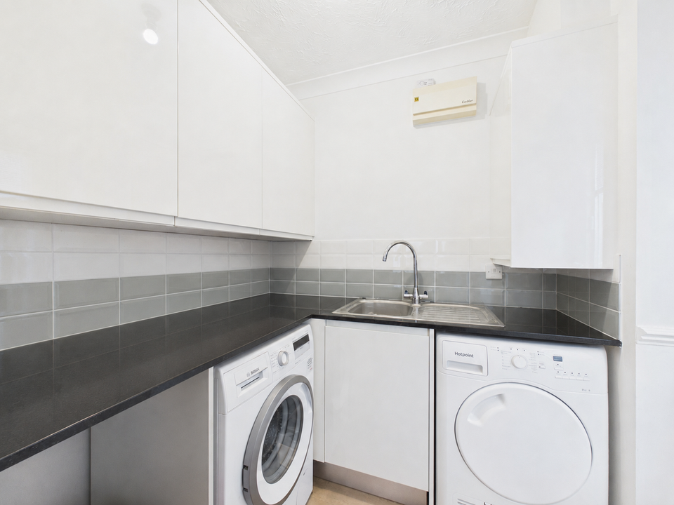 4 bed detached house for sale in Bartholomew Way, Horsham  - Property Image 13