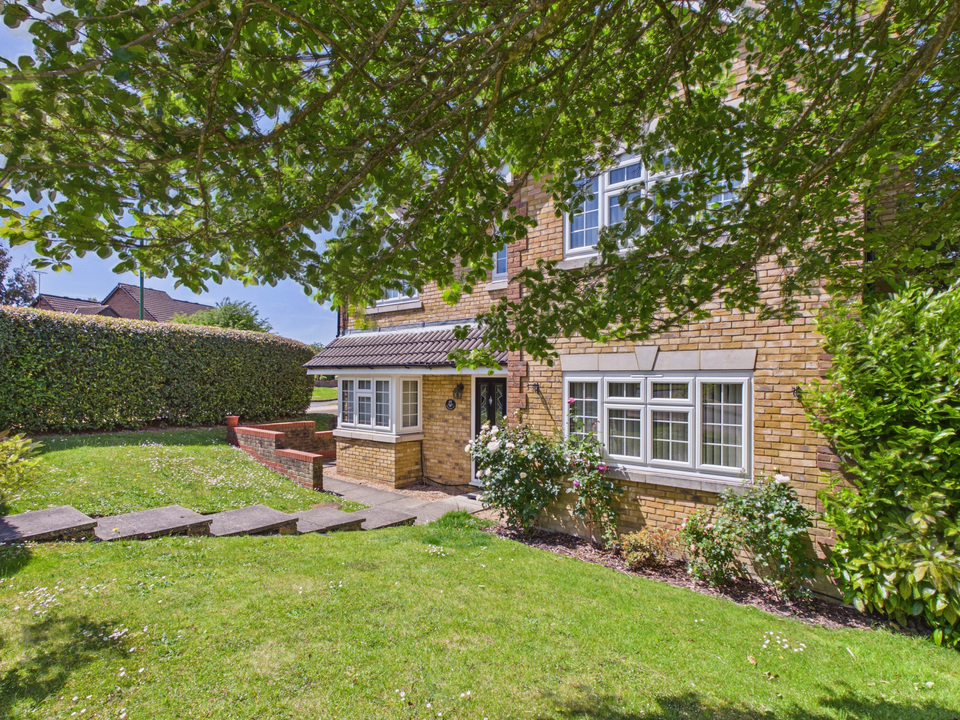 4 bed detached house for sale in Bartholomew Way, Horsham  - Property Image 25