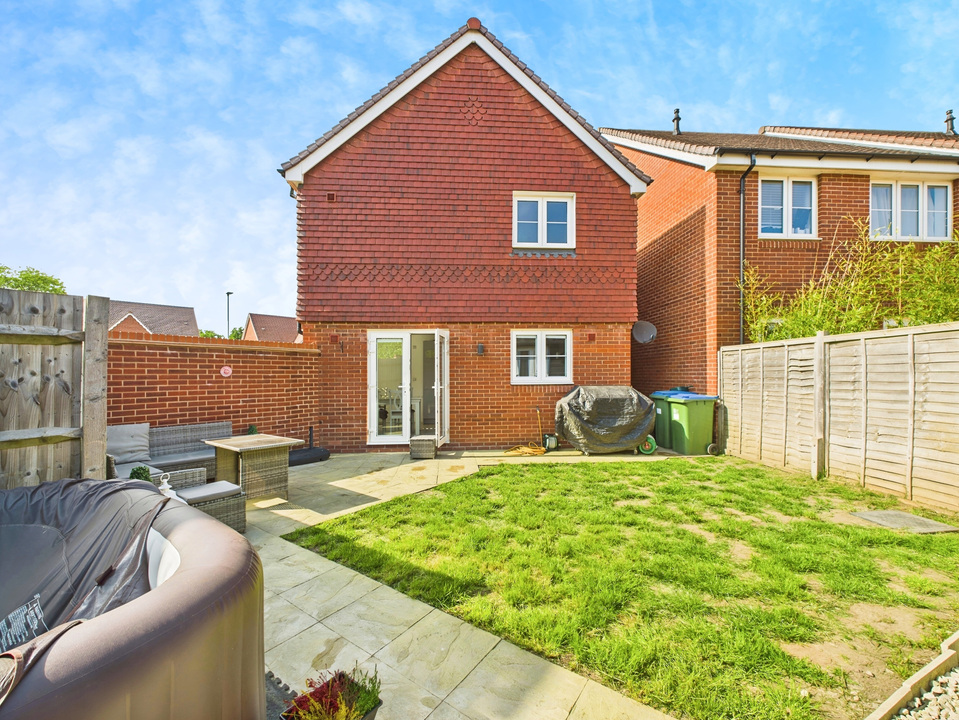 3 bed detached house for sale in Coote Mews, Southwater - Property Image 10