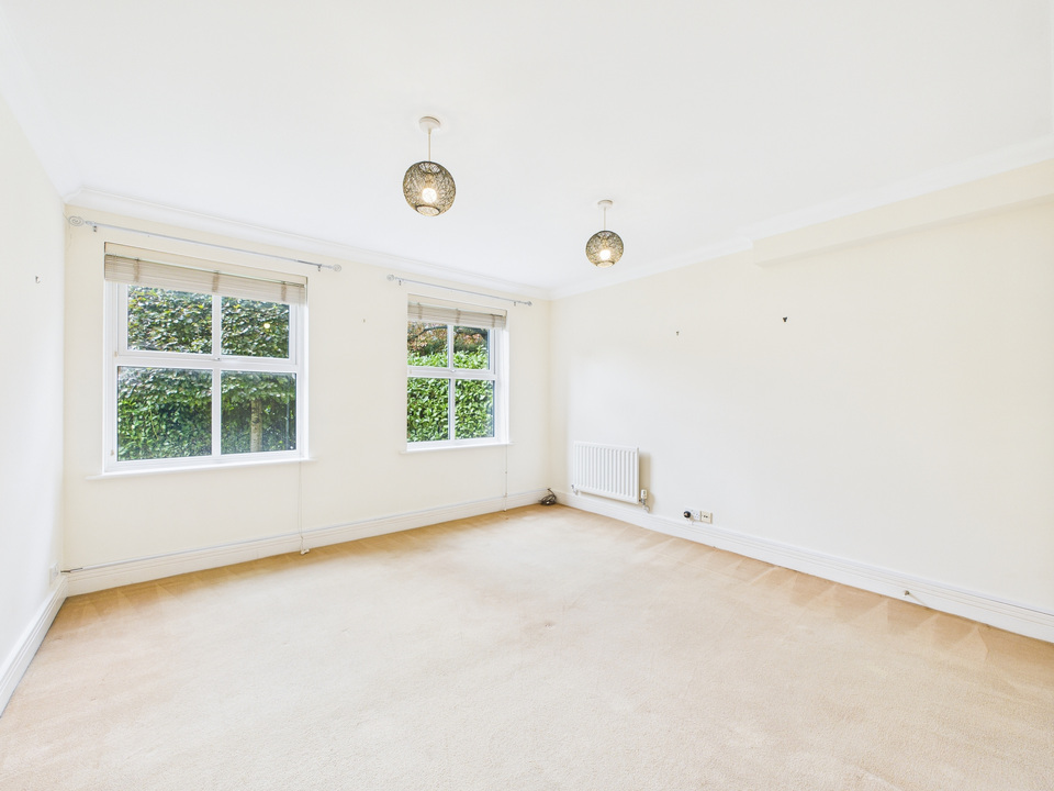 1 bed apartment for sale in Wimblehurst Road, Horsham  - Property Image 4