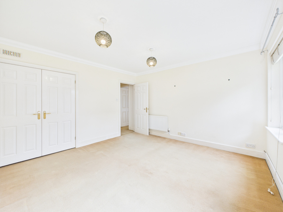 1 bed apartment for sale in Wimblehurst Road, Horsham  - Property Image 5