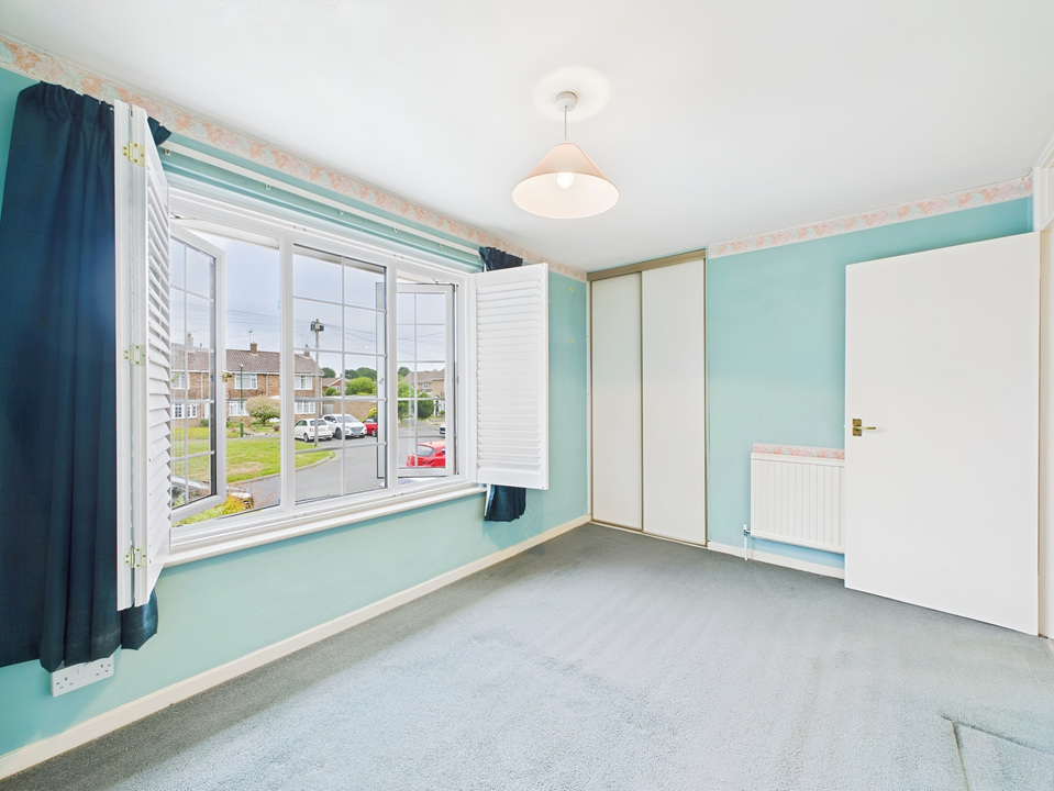 2 bed terraced house for sale in Greenfields Close, Horsham  - Property Image 6