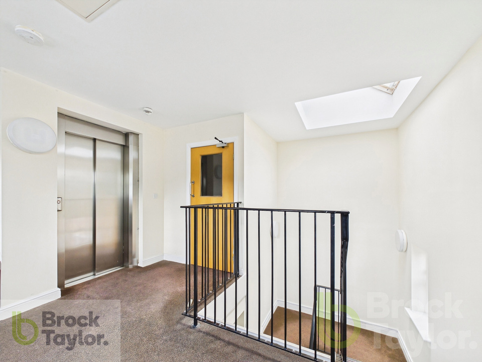 2 bed apartment for sale in Deers Leap, Haywards Heath - Property Image 14