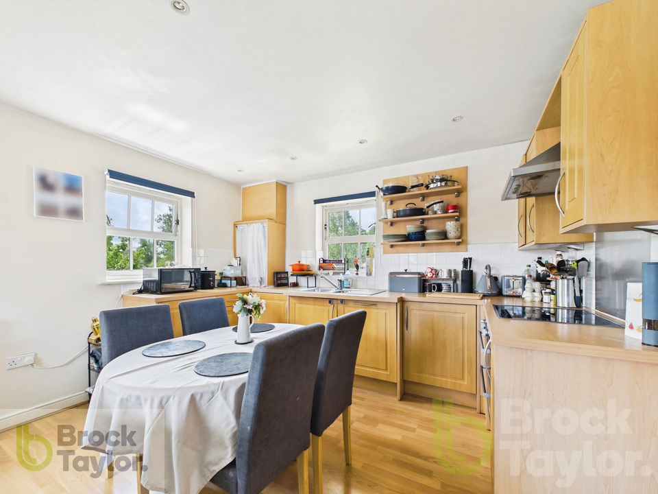 2 bed apartment for sale in Deers Leap, Haywards Heath