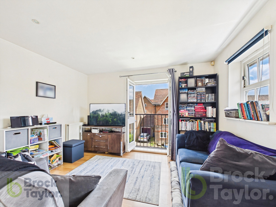 2 bed apartment for sale in Deers Leap, Haywards Heath - Property Image 7