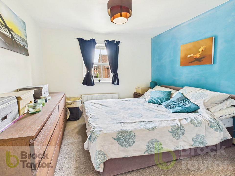 2 bed apartment for sale in Deers Leap, Haywards Heath - Property Image 9