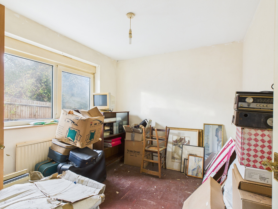 3 bed detached bungalow for sale in Lambs Farm Road, Horsham - Property Image 7