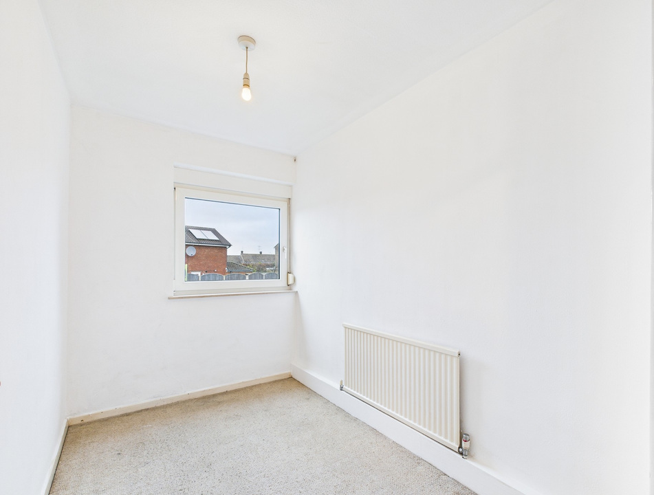 3 bed detached bungalow for sale in Lambs Farm Road, Horsham - Property Image 8