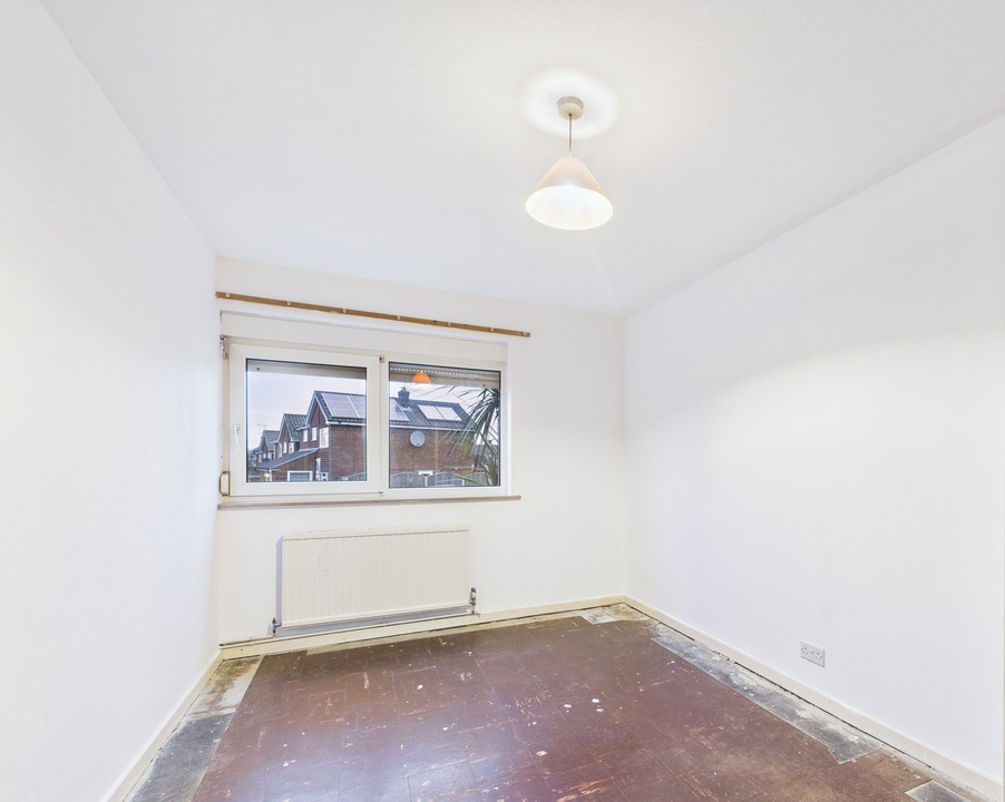 3 bed detached bungalow for sale in Lambs Farm Road, Horsham - Property Image 6