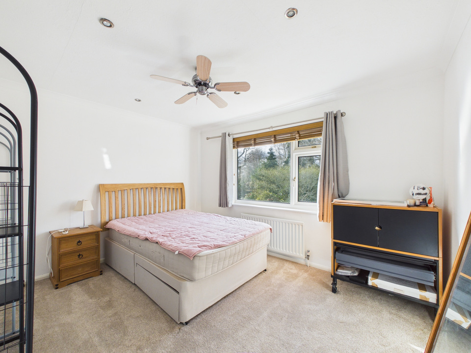 5 bed detached house for sale in Milton Mount Avenue, Crawley, West Sussex, RH10 3DP - Property Image 18