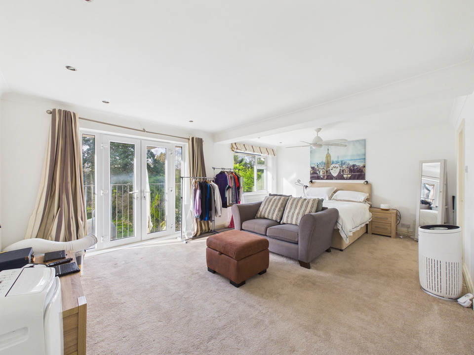 5 bed detached house for sale in Milton Mount Avenue, Crawley, West Sussex, RH10 3DP - Property Image 8