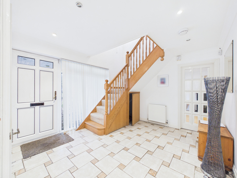 5 bed detached house for sale in Milton Mount Avenue, Crawley, West Sussex, RH10 3DP - Property Image 15