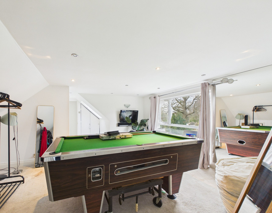 5 bed detached house for sale in Milton Mount Avenue, Crawley, West Sussex, RH10 3DP - Property Image 22