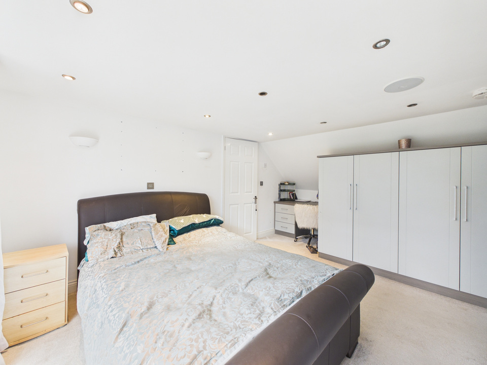 5 bed detached house for sale in Milton Mount Avenue, Crawley, West Sussex, RH10 3DP - Property Image 23