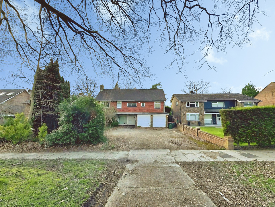 5 bed detached house for sale in Milton Mount Avenue, Crawley, West Sussex, RH10 3DP - Property Image 13