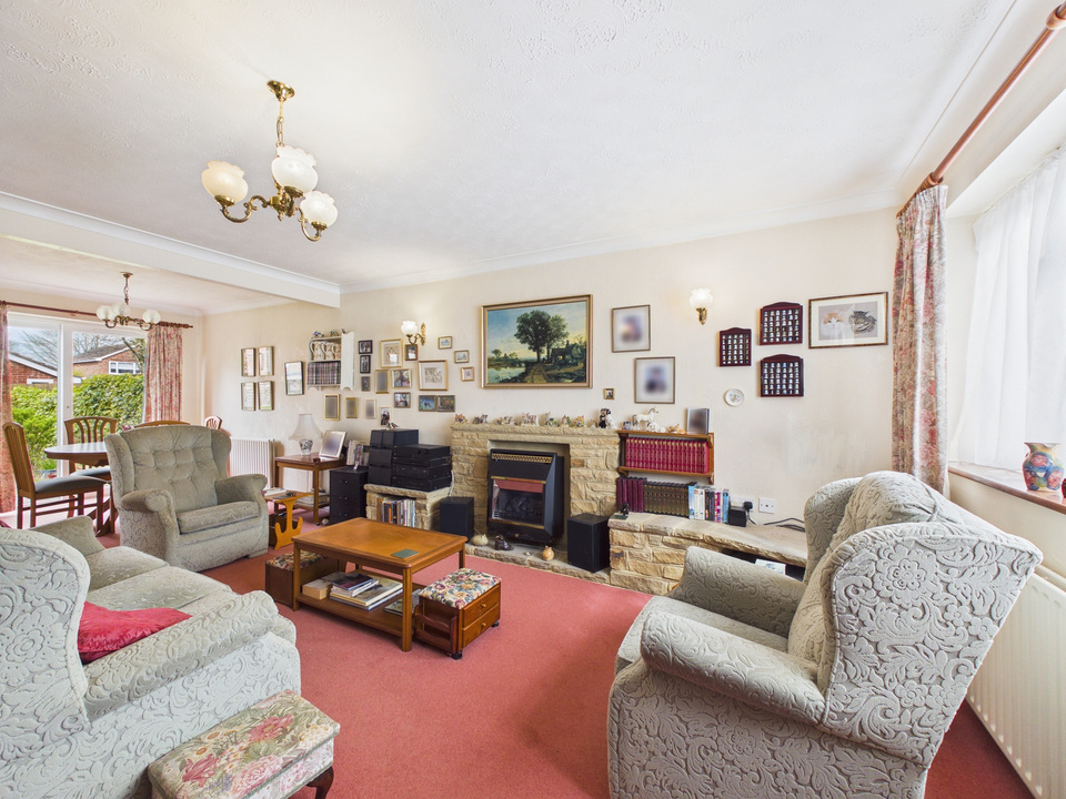 3 bed link detached house for sale in Red Deer Close, Horsham, West Sussex - Property Image 15