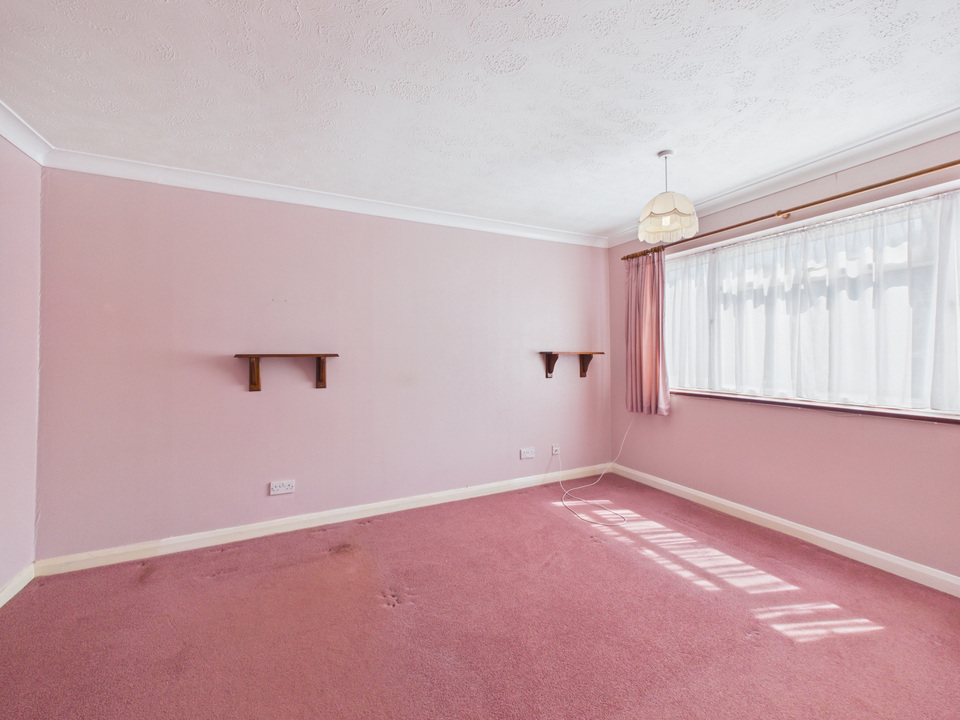 3 bed link detached house for sale in Red Deer Close, Horsham, West Sussex  - Property Image 6