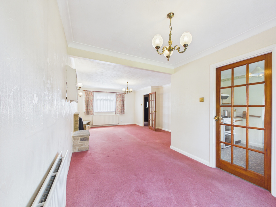 3 bed link detached house for sale in Red Deer Close, Horsham, West Sussex  - Property Image 3