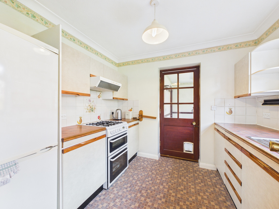 3 bed link detached house for sale in Red Deer Close, Horsham, West Sussex  - Property Image 4