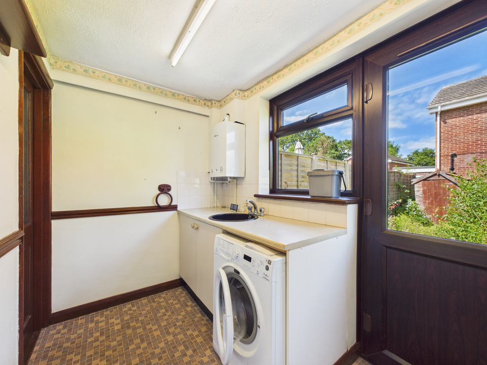 3 bed link detached house for sale in Red Deer Close, Horsham, West Sussex  - Property Image 5