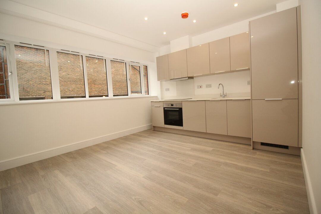 Studio flat for sale in Holmes Park, North Street, Horsham  - Property Image 2
