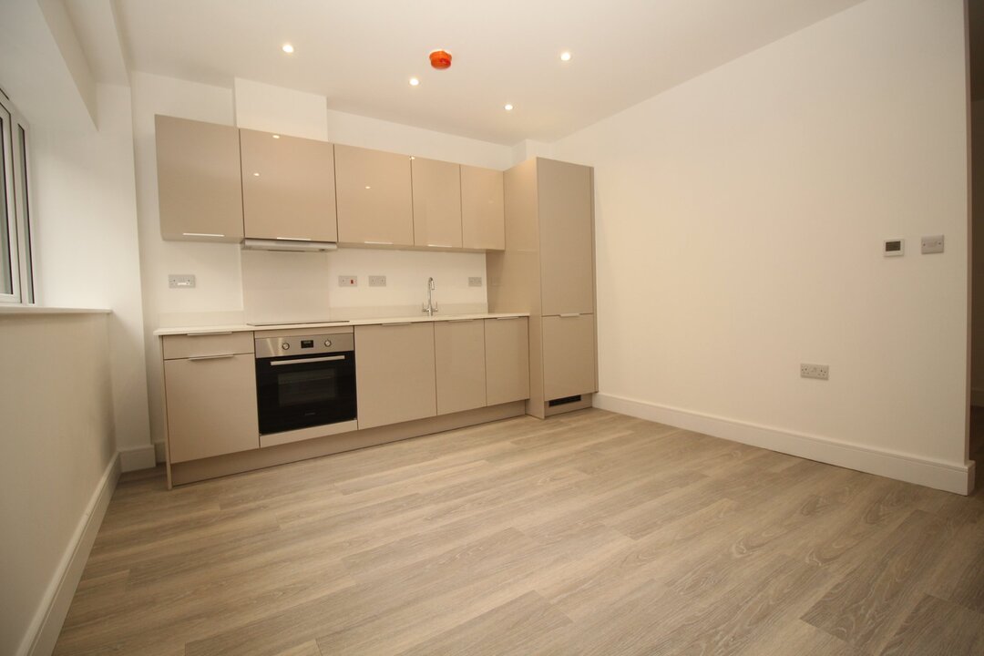 Studio flat for sale in Holmes Park, North Street, Horsham  - Property Image 3