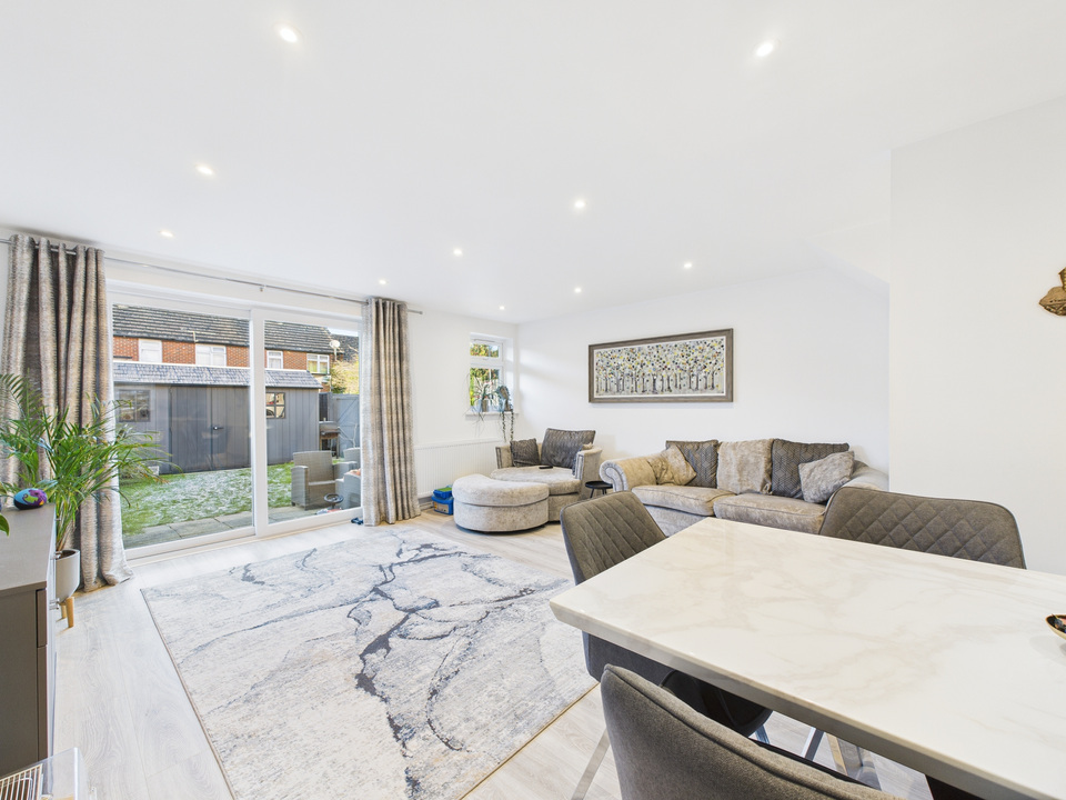 3 bed end of terrace house for sale in Serrin Way, Horsham, West Sussex  - Property Image 2