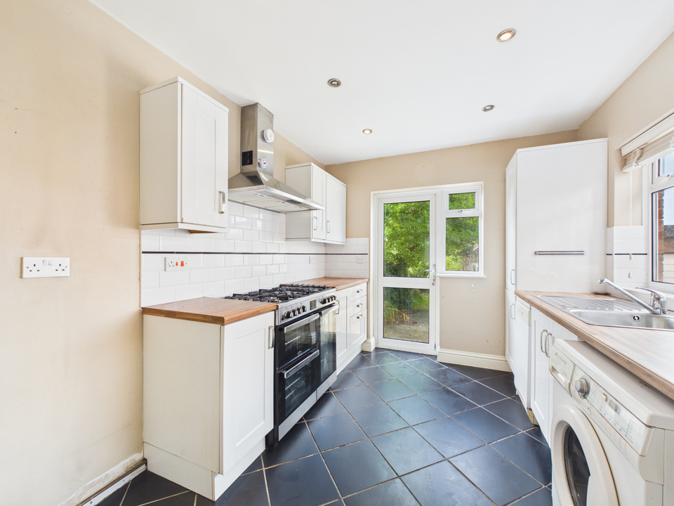 3 bed semi-detached house for sale in Rushams Road, Horsham, West Sussex  - Property Image 6