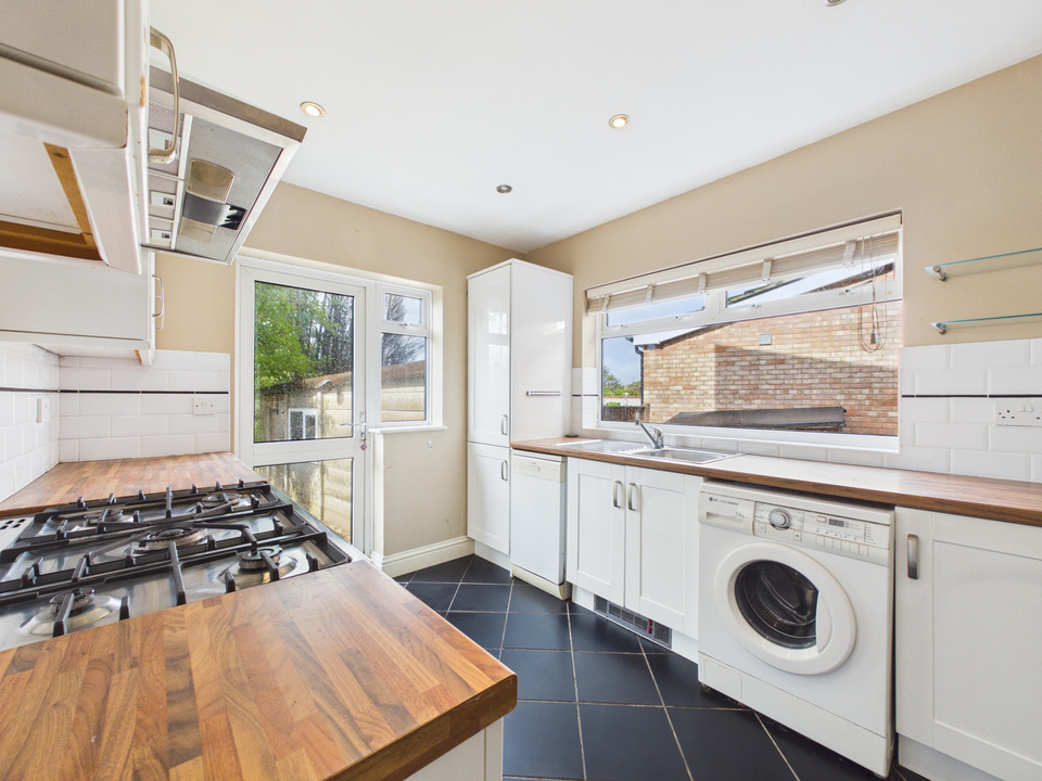 3 bed semi-detached house for sale in Rushams Road, Horsham, West Sussex  - Property Image 5