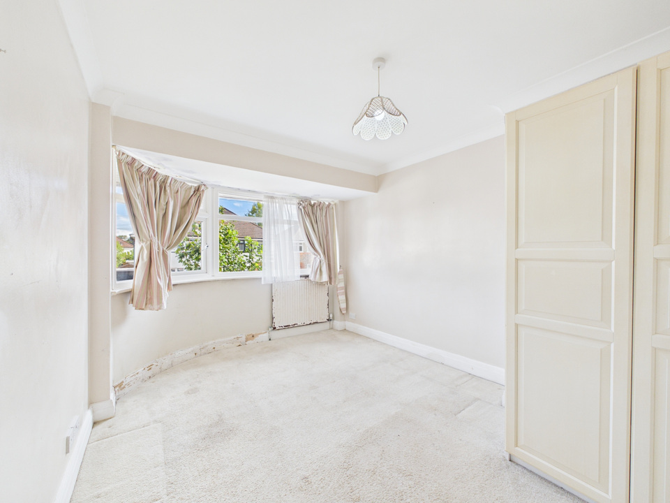 3 bed semi-detached house for sale in Rushams Road, Horsham, West Sussex  - Property Image 12