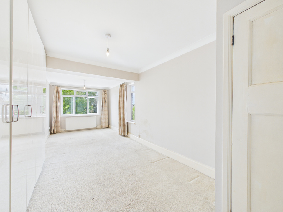 3 bed semi-detached house for sale in Rushams Road, Horsham, West Sussex  - Property Image 10