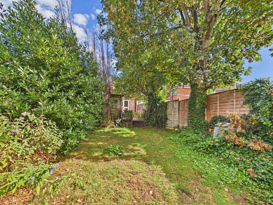 3 bed semi-detached house for sale in Rushams Road, Horsham, West Sussex  - Property Image 15