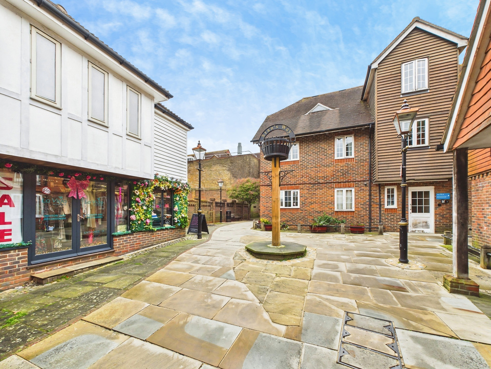 2 bed apartment for sale in Stans Way, Horsham  - Property Image 13