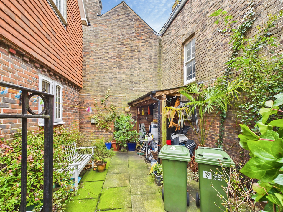 2 bed apartment for sale in Stans Way, Horsham  - Property Image 10