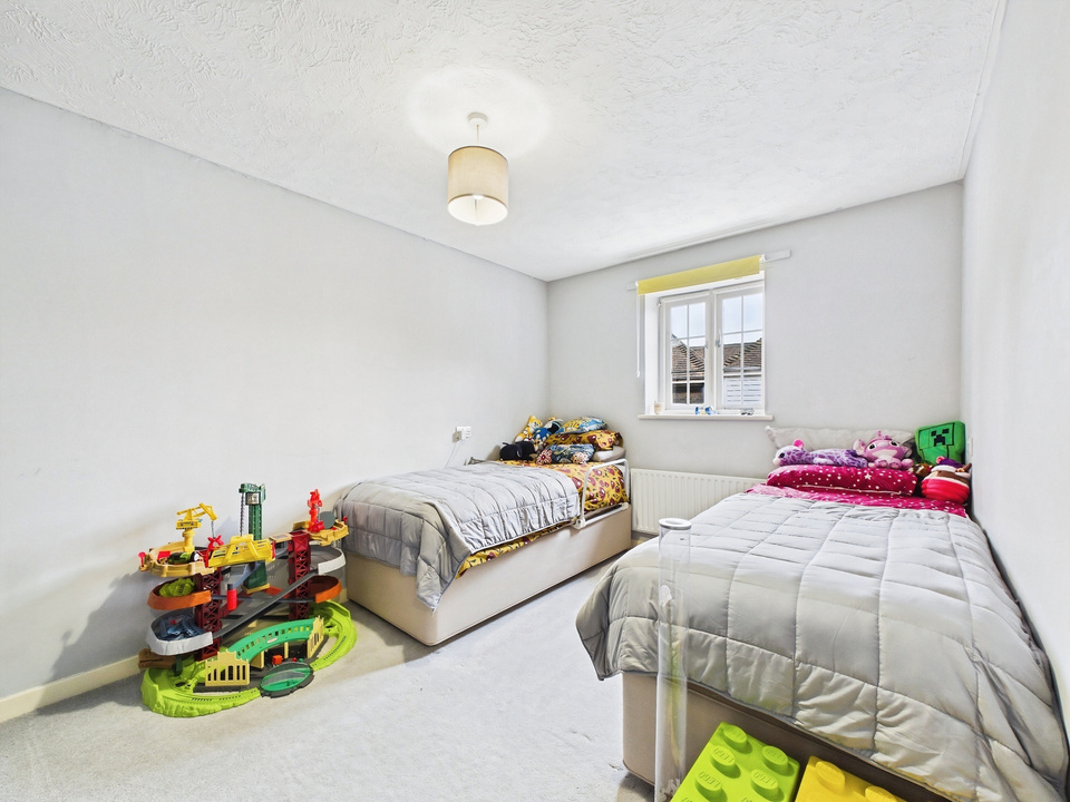 2 bed apartment for sale in Stans Way, Horsham  - Property Image 5