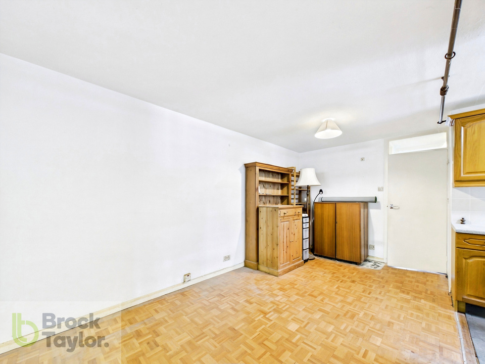 2 bed apartment for sale in Newton Court, Haywards Heath, West Sussex, RH16 3BL  - Property Image 11